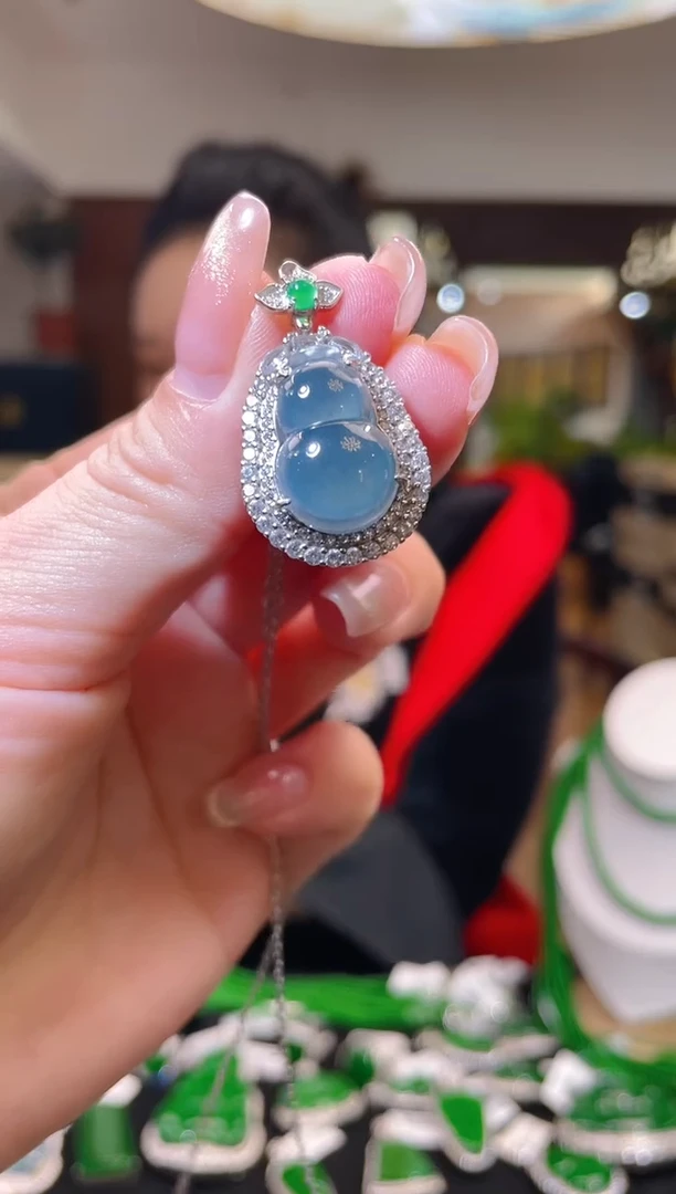 【闪购商品】翡翠吊坠(不含链)未镶嵌多样性发其一
