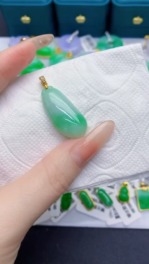 颈饰未镶嵌翡翠缅甸天然翡翠A货