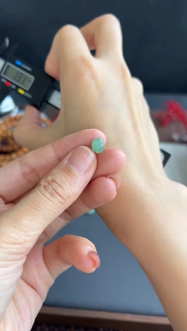 翡翠未镶嵌颈饰08买断