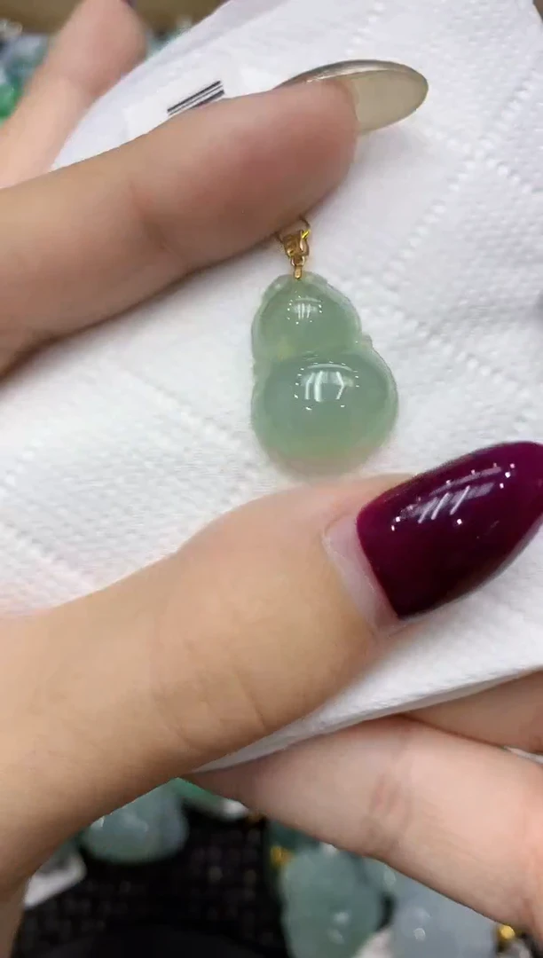 翡翠18K金镶嵌颈饰111111111111