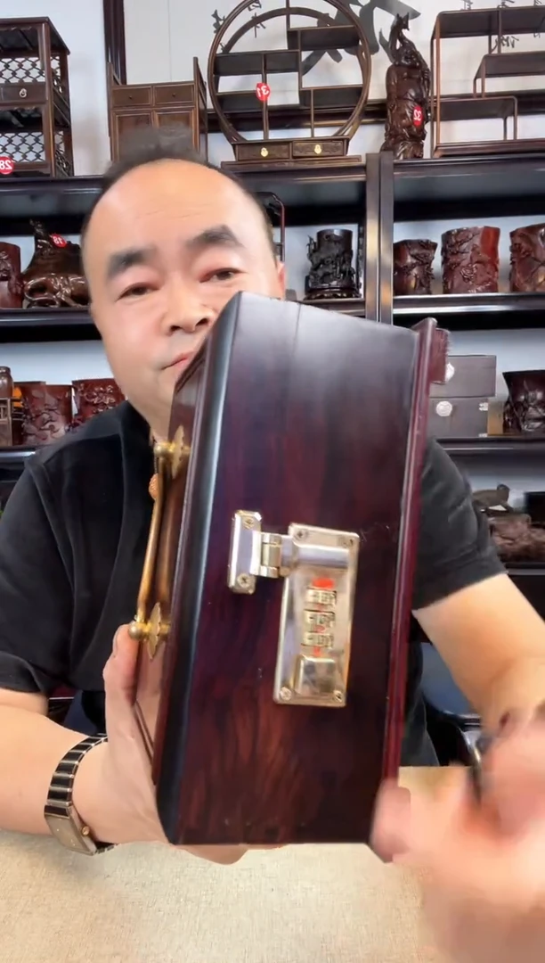 木老李红木工艺品661瑕疵