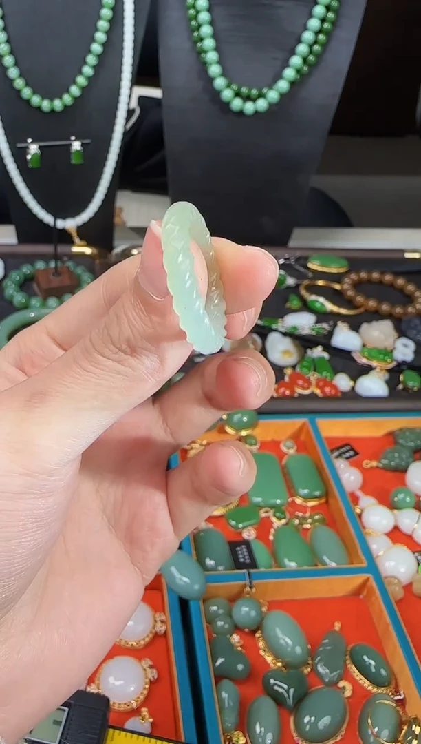 未镶嵌戒指和田玉1