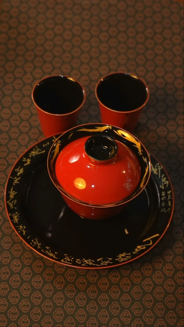 【闪购商品】【红釉】手工手绘盖碗壶承杯子2个