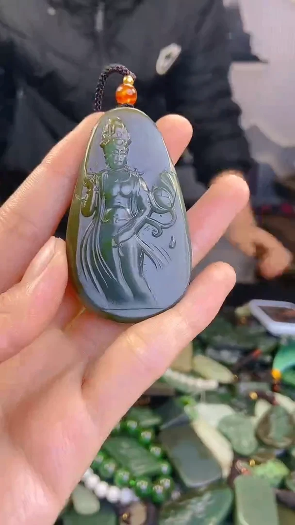 颈饰未镶嵌和田玉1