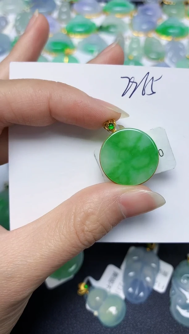 翡翠18K金镶嵌颈饰天然缅甸翡翠A货