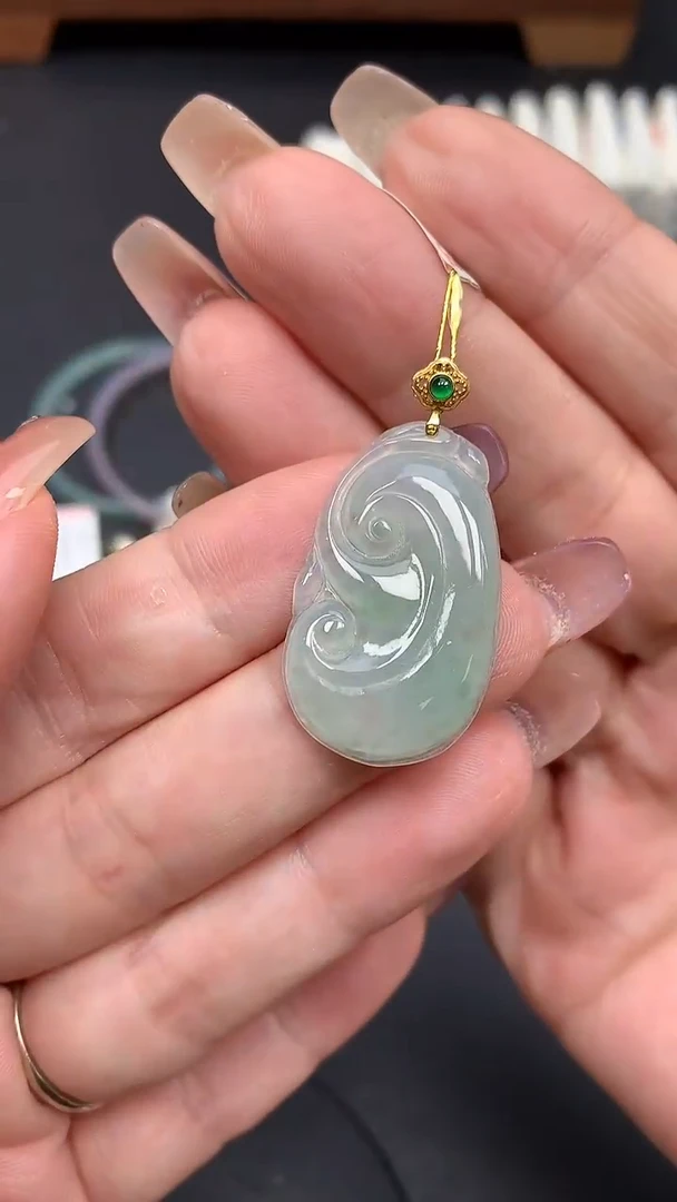 翡翠18K金镶嵌吊坠(不含链)MS190879