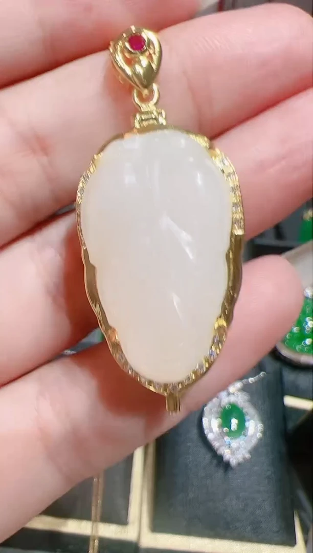 【闪购商品】和田玉颈饰合金202522414