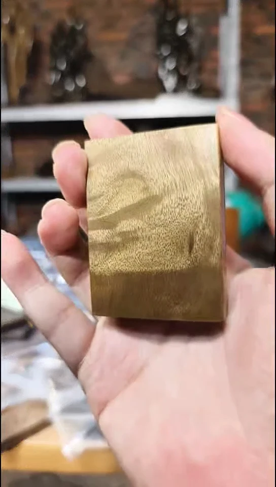 金丝楠无事牌手把件