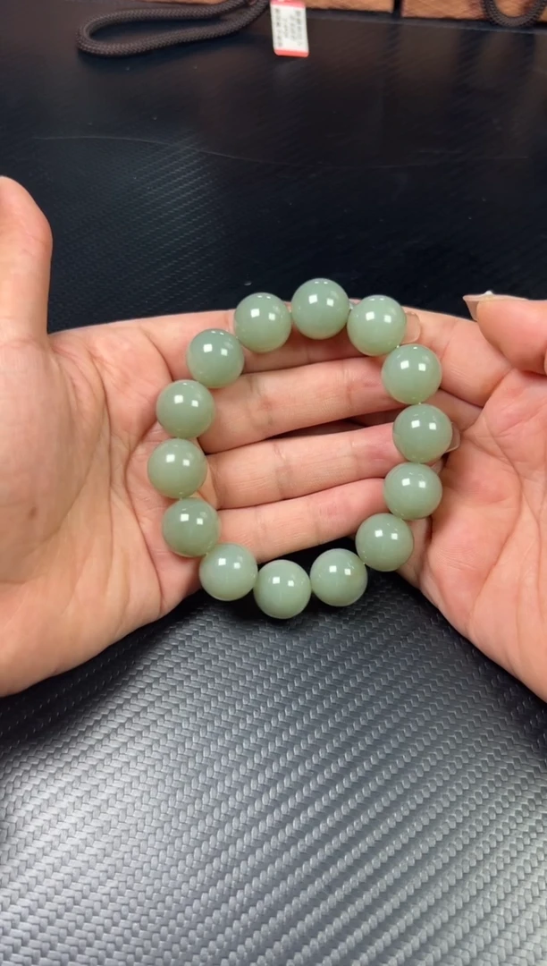 手串未镶嵌和田玉且末微色差近矿卡16j