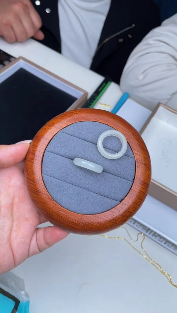 【闪购商品】定制和田玉天然和田玉多样性发其一