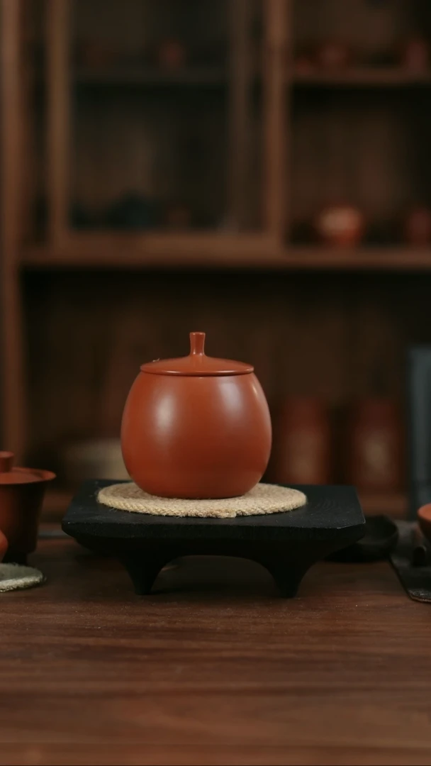 二生陶作120克微瑕落苏罐