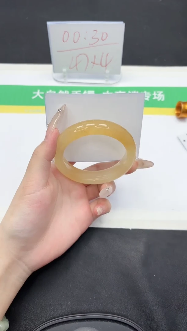 石英质玉未镶嵌手镯79-57