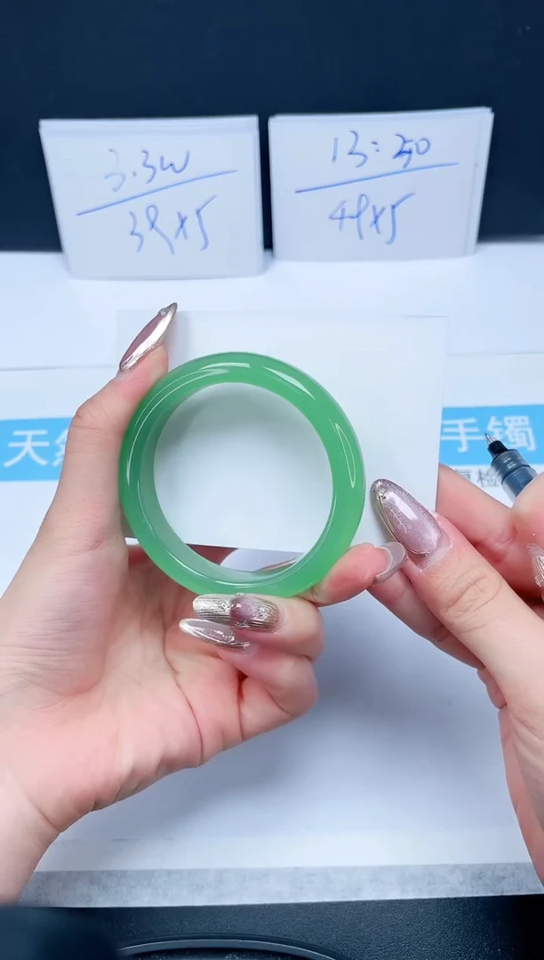 【闪购商品】石英质玉手镯未镶嵌332-53