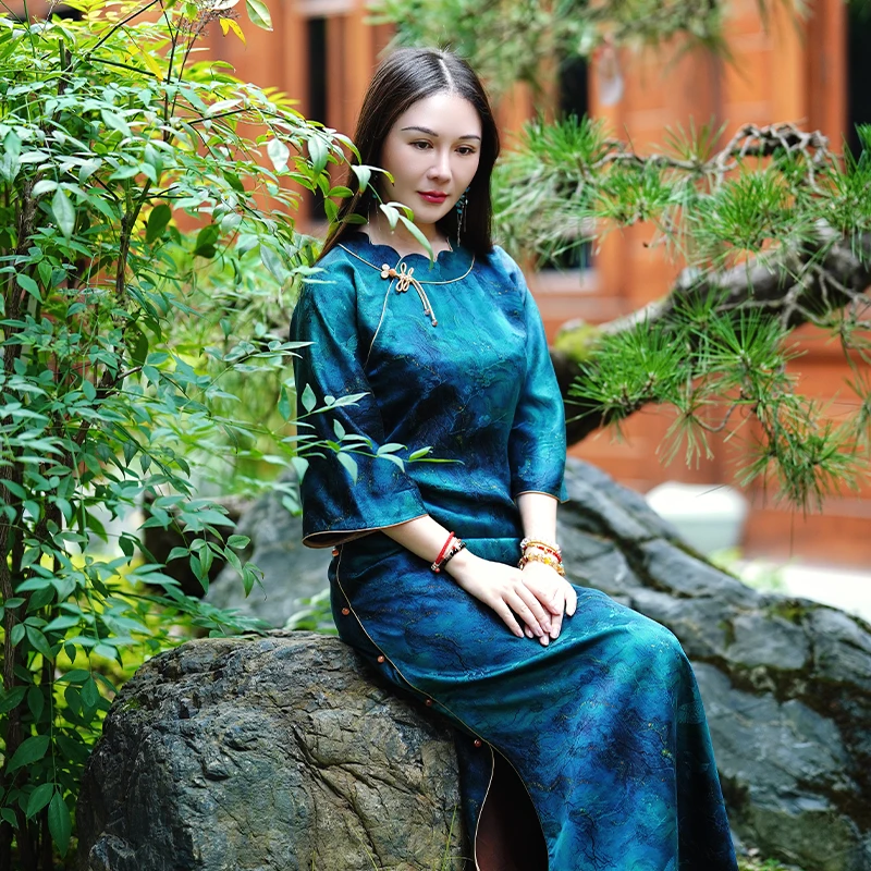 月下微凉 | 蓝眼泪25姆米红云纱花瓣无领无省A摆七分倒大袖旗袍