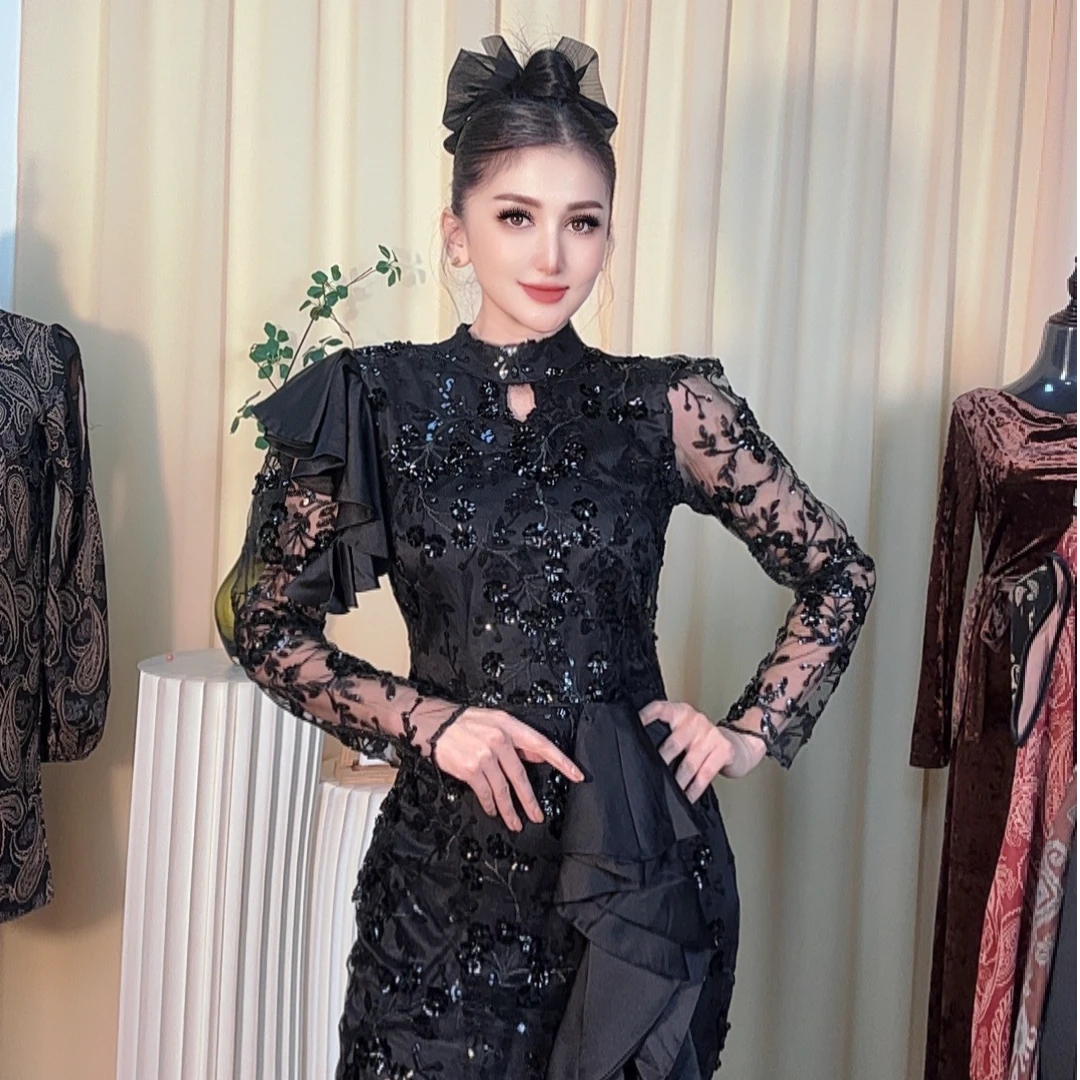 连衣裙蕾丝黑色设计师修身名媛