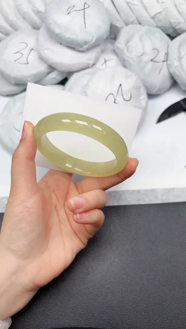 未镶嵌手镯石英质玉229-61.1