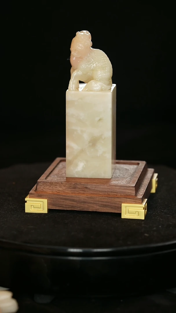 【闪购商品】寿山石高山水冻麒麟献瑞郑献祺作品