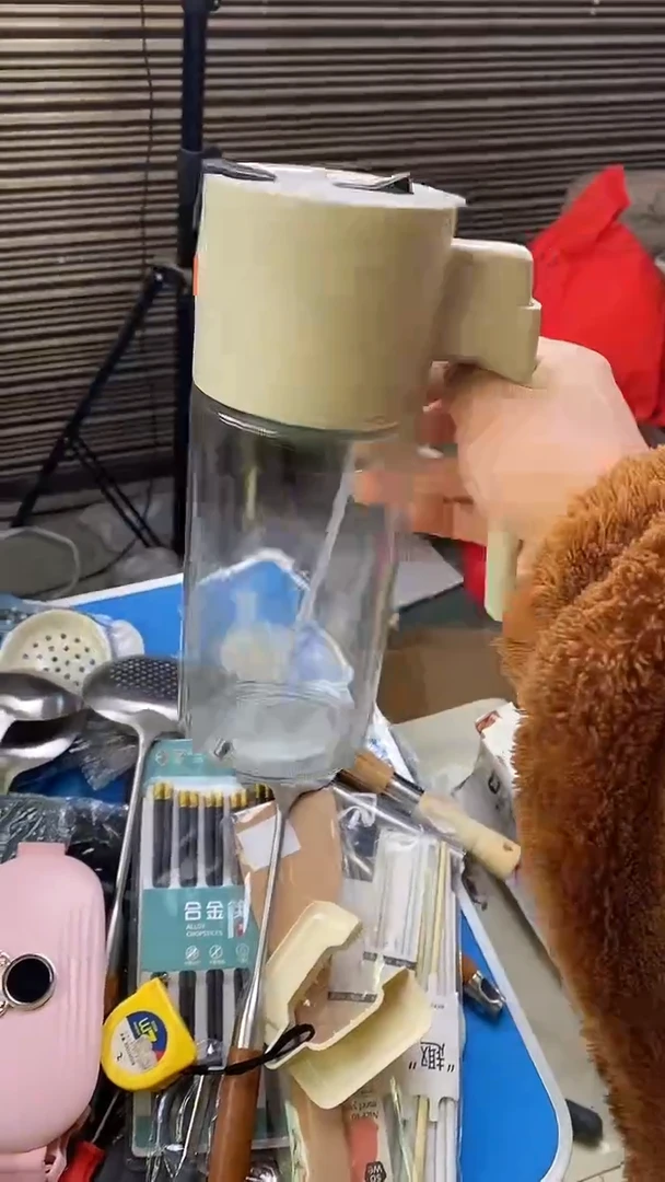 1喷倒大油壶一个