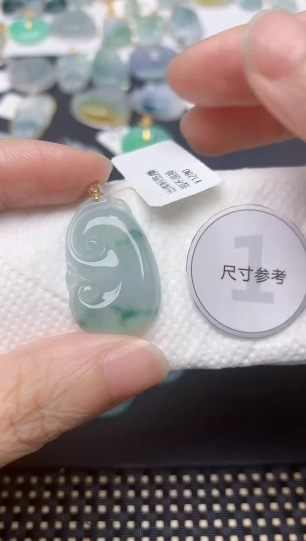 颈饰18K金镶嵌翡翠天然缅甸A货翡翠