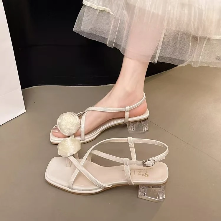 气质小众夏季仙女风法式粗跟夏新款高跟百搭沙滩一字带罗马凉鞋