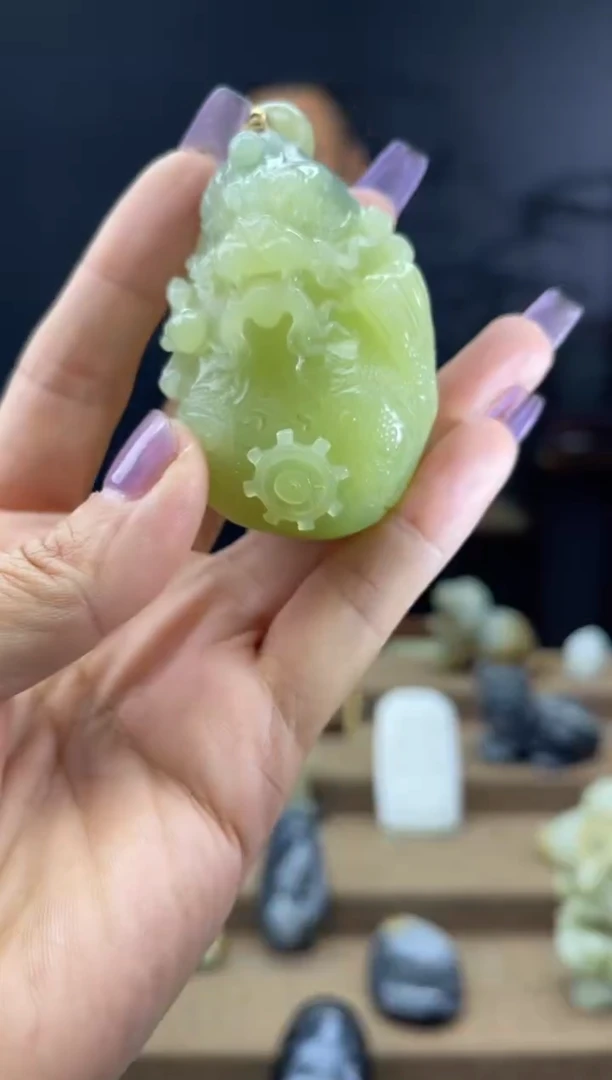 颈饰未镶嵌和田玉1