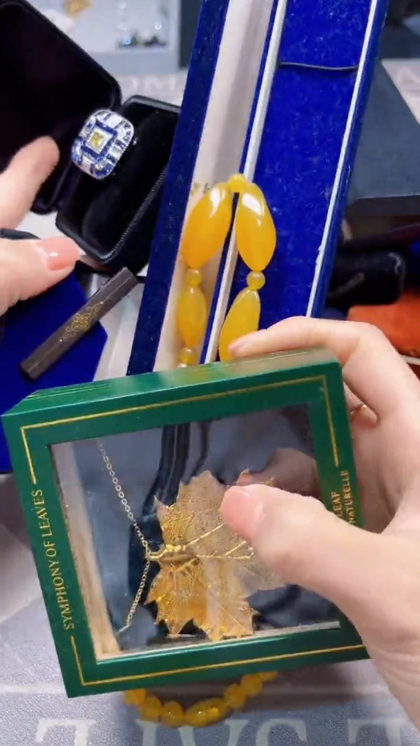 非金属无如图所示时尚饰品