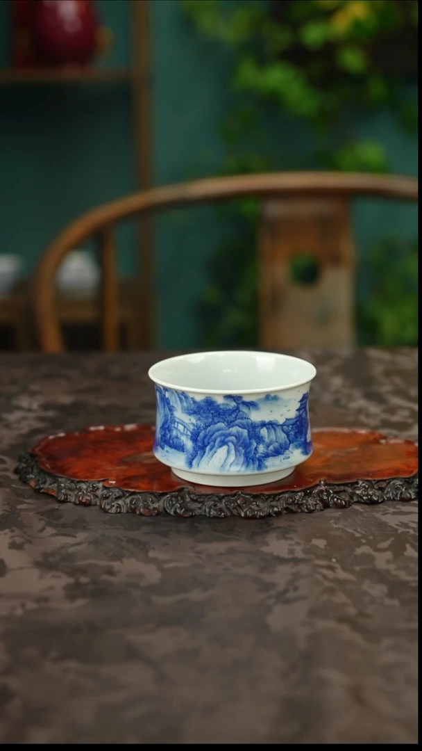 青花手绘山水主人杯