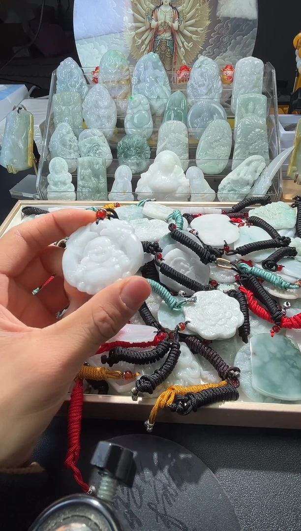 颈饰未镶嵌翡翠1