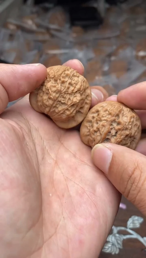 【闪购商品】文玩核桃把件A22号35尺血麒麟