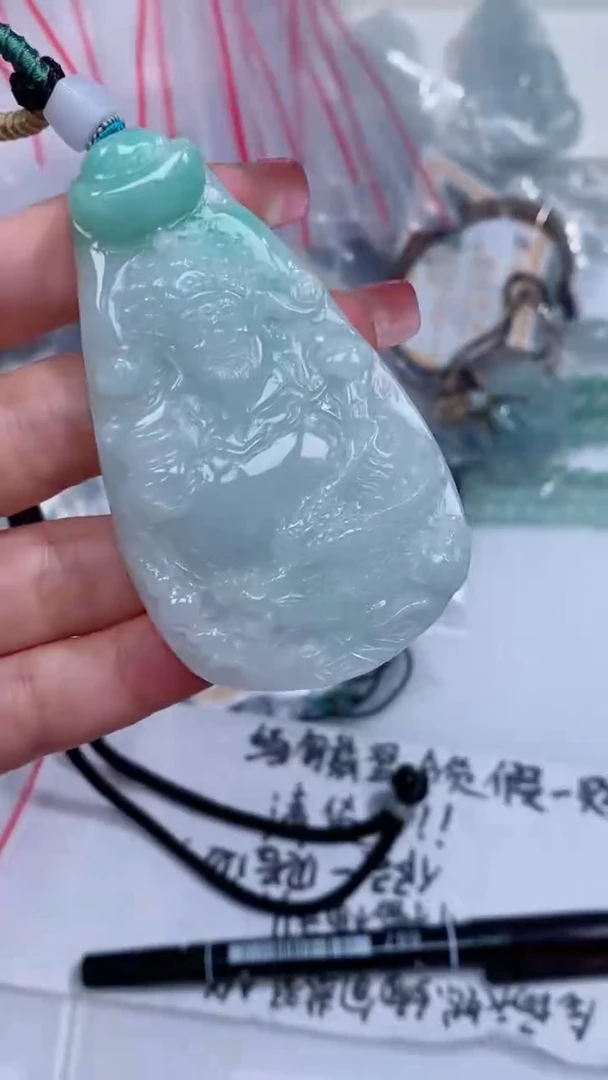 翡翠未镶嵌颈饰吊坠