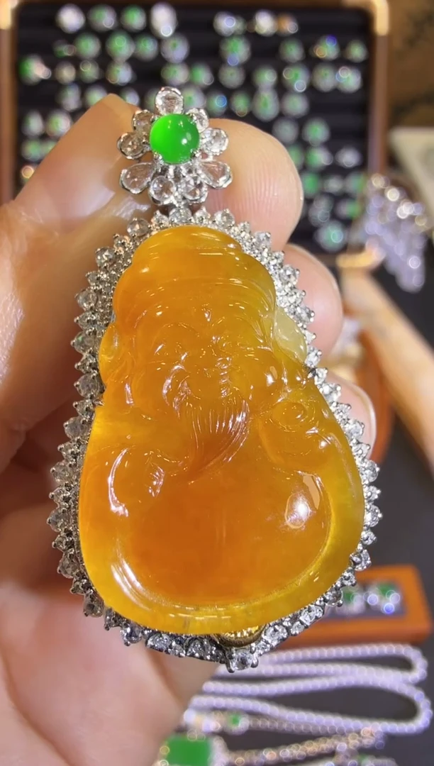 【闪购商品】翡翠吊坠(赠链)18K金镶嵌黄翡财神吊坠