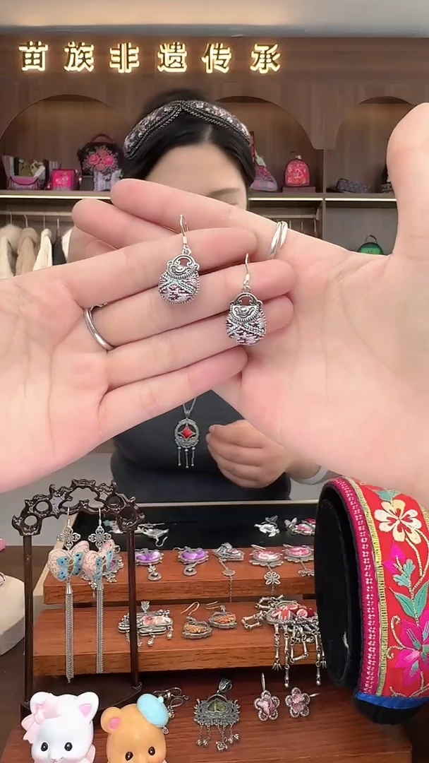 【闪购商品】织绣扶光苗绣传承63