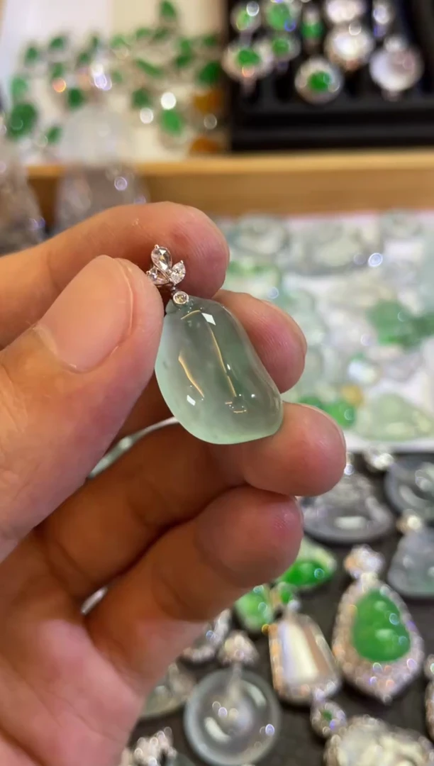 翡翠18K金镶嵌吊坠(不含链)福瓜