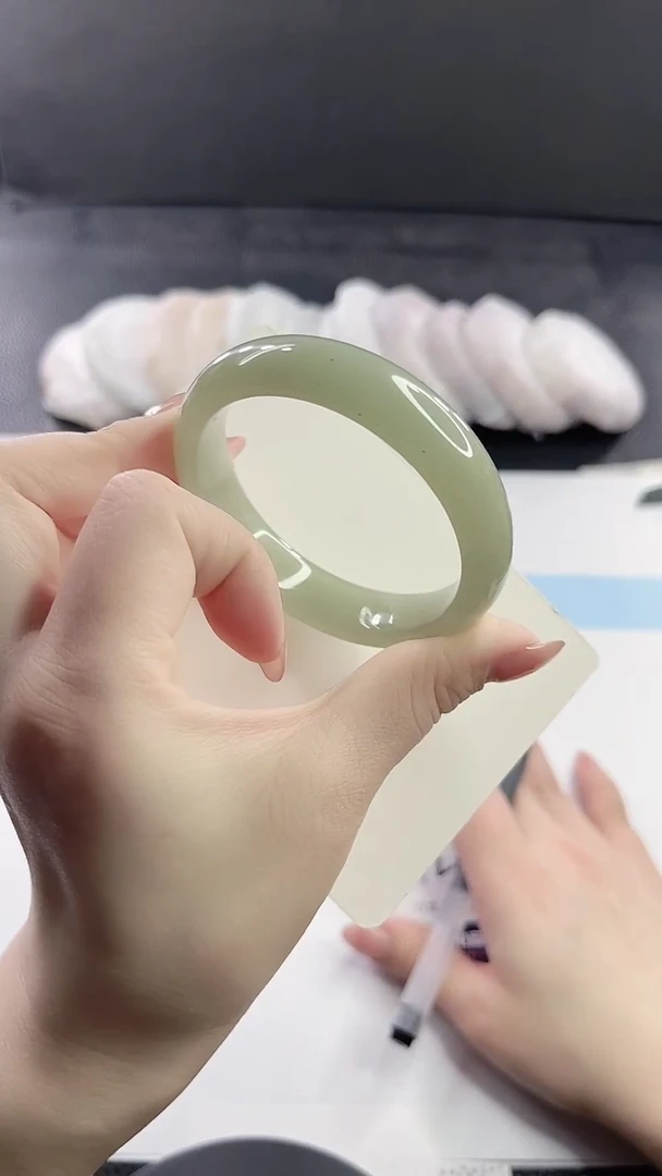 未镶嵌手镯石英质玉多样性发货L43