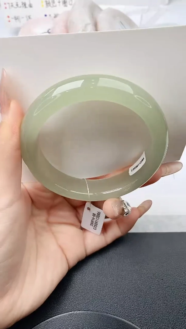 未镶嵌手镯石英质玉w18-DB60+