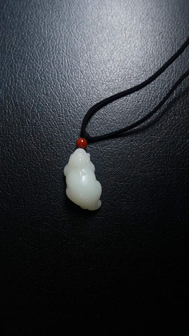 颈饰未镶嵌和田玉貔貅