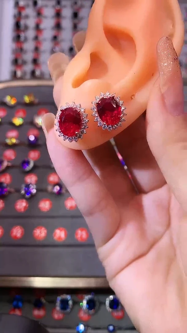 【闪购商品】红宝石耳饰银S925镶嵌1111