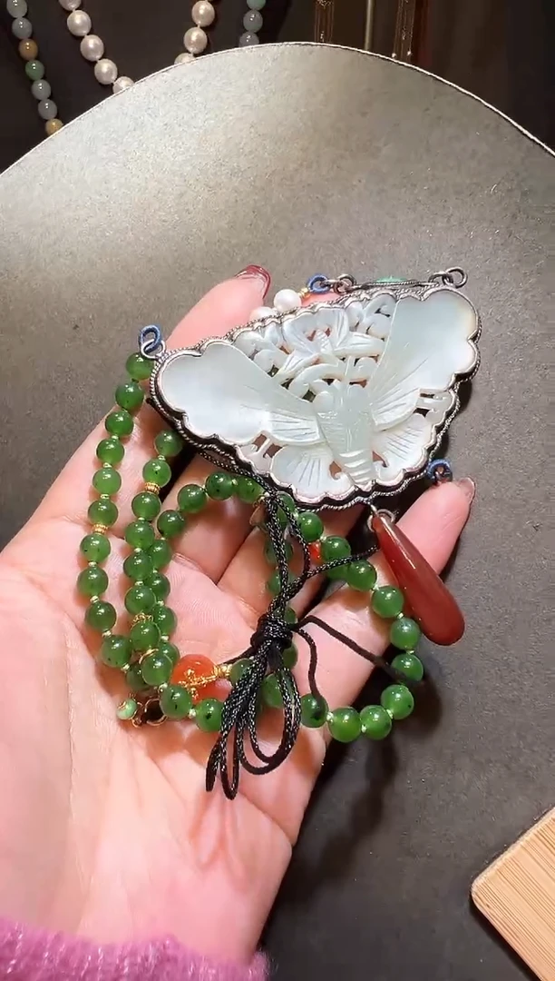 【闪购商品】和田玉颈饰银S925镶嵌和田蝴蝶吊坠