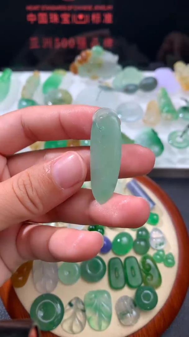 未镶嵌定制翡翠