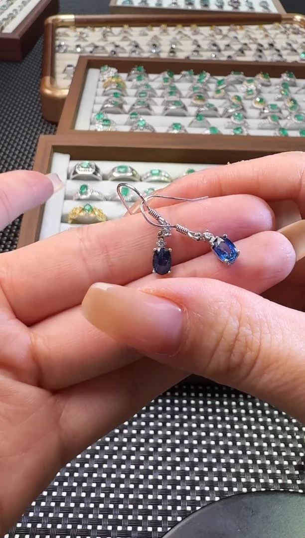 颈饰蓝宝石未镶嵌1104124