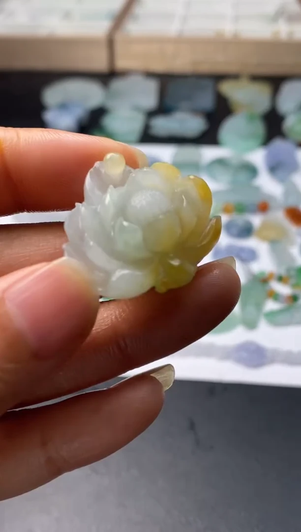 定制翡翠未镶嵌翡翠毛货多样性发其一