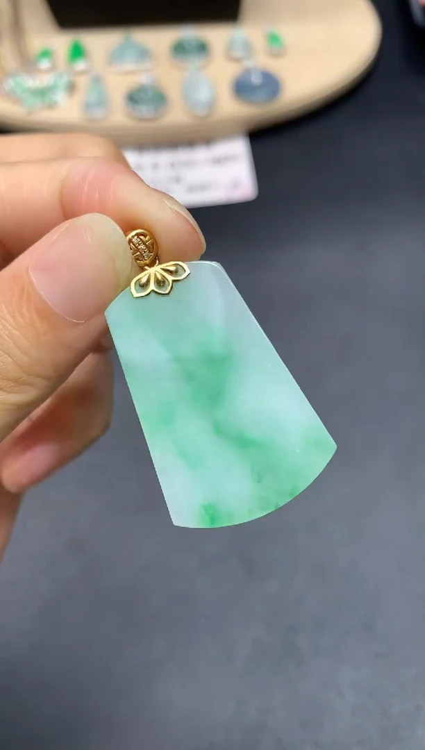 翡翠18K金镶嵌吊坠(不含链)无事牌【无服务费】