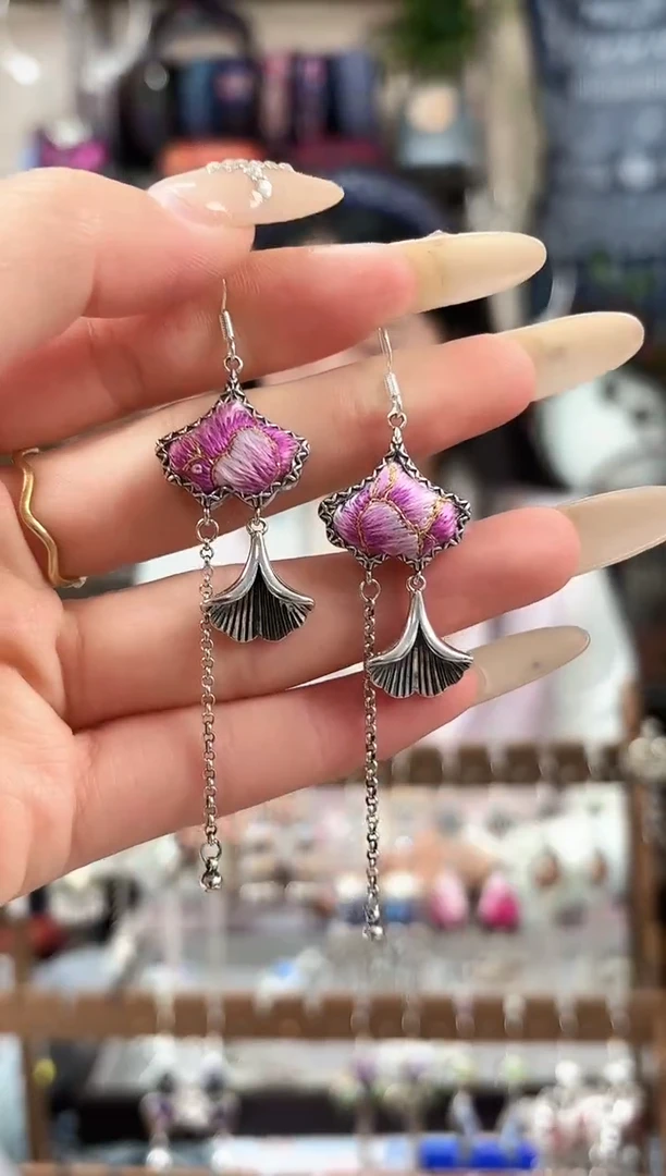 织绣民族风非遗老绣苗银饰品550