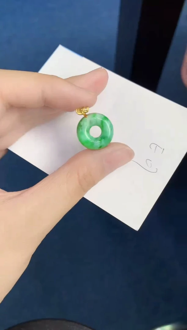 翡翠未镶嵌颈饰天然翡翠緬甸A貨