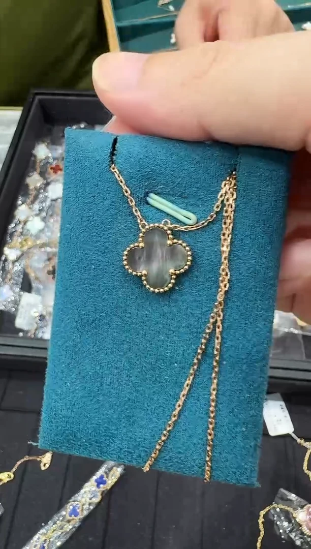 18K金镶嵌贝壳（贝母）套链灰色k玫，四叶草套链