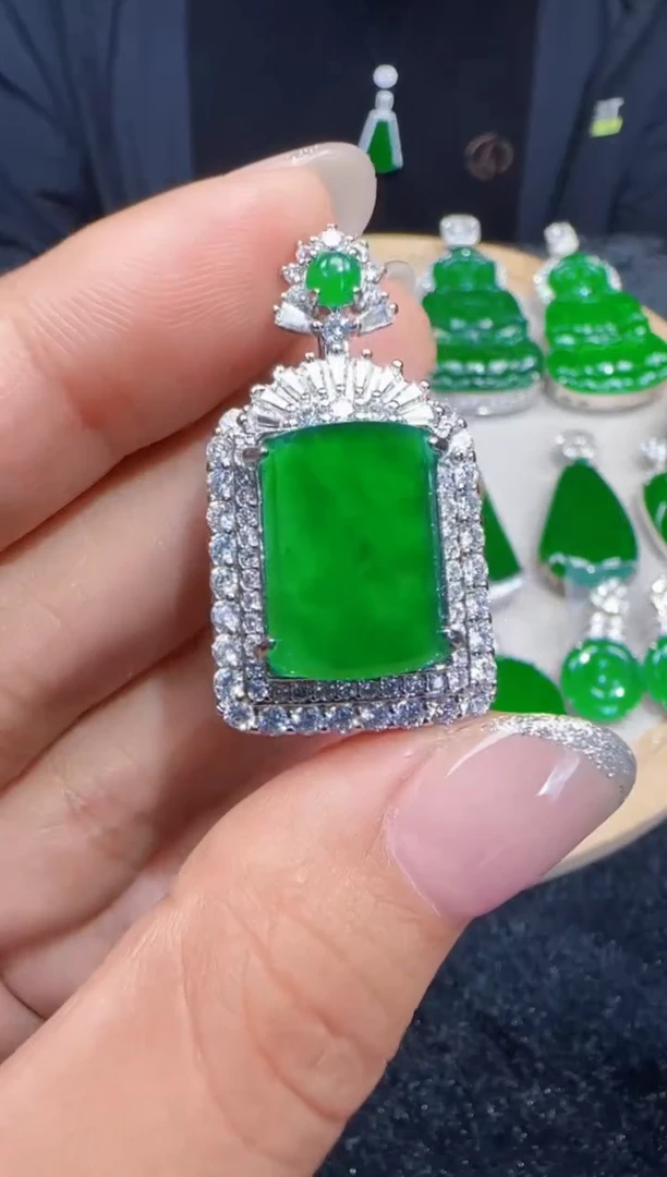 未镶嵌定制翡翠翡翠吊坠13