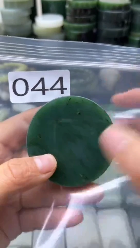 未镶嵌和田玉珠宝半成品镯芯