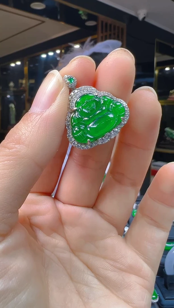 吊坠(赠链)银S925镶嵌翡翠002(多样性发货发其一)