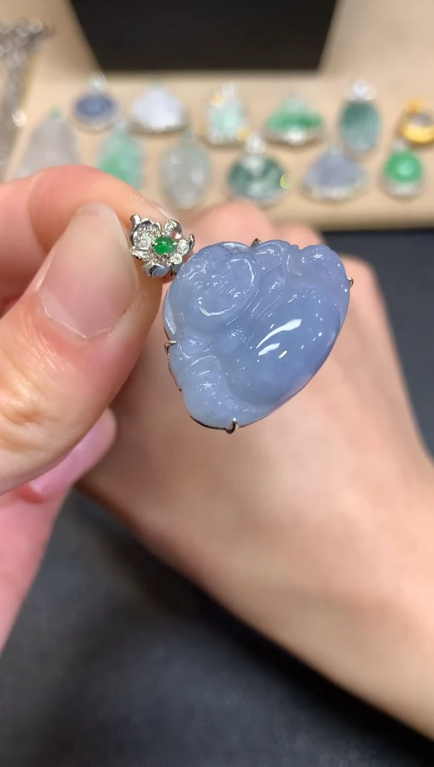 【闪购商品】翡翠颈饰18K金镶嵌佛公【无服务费】