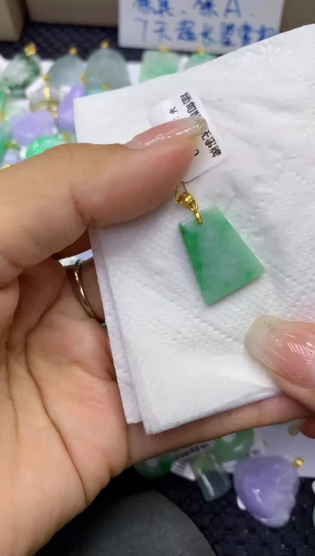 颈饰未镶嵌翡翠天然缅甸A货翡翠